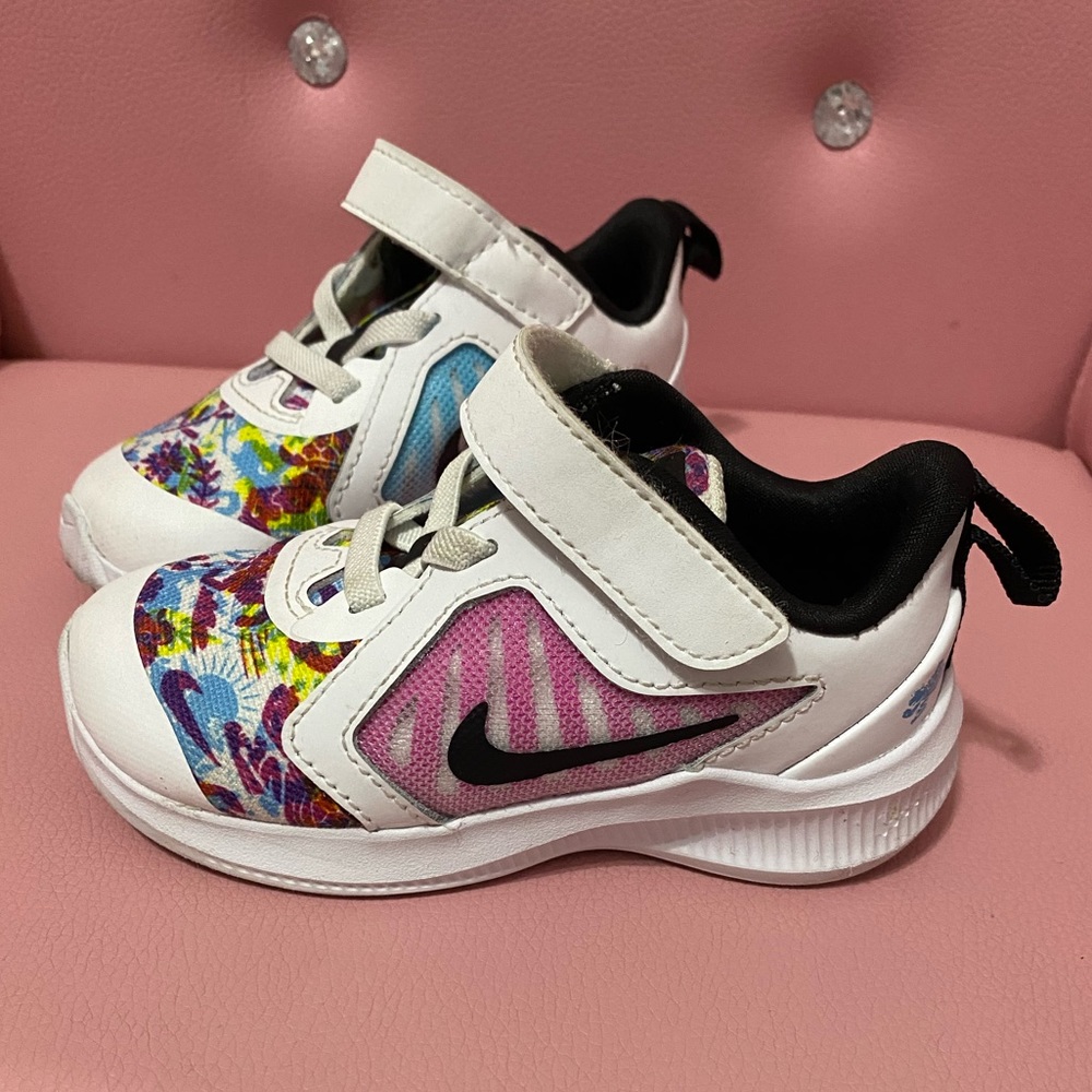 Nike tennis shoes